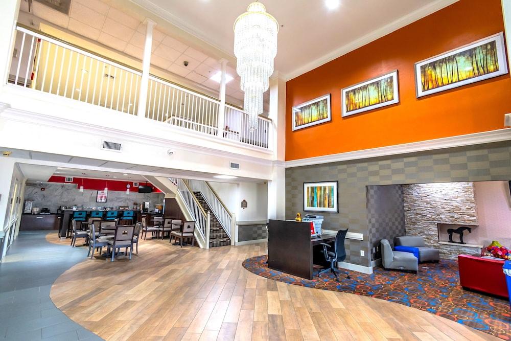 Econo Lodge Inn & Suites East Houston I-10 Eksteriør billede
