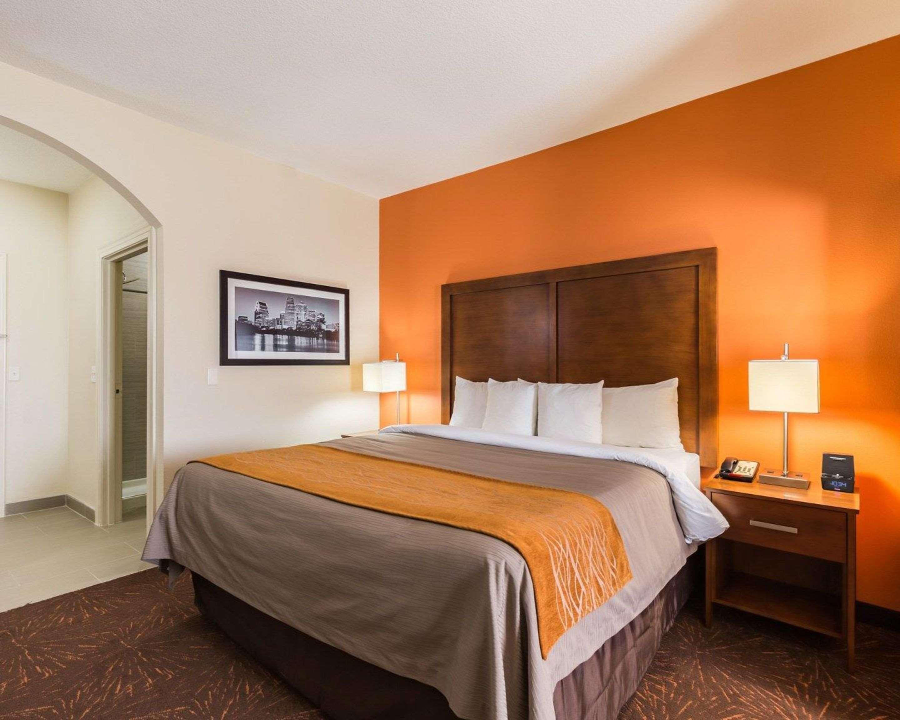 Econo Lodge Inn & Suites East Houston I-10 Eksteriør billede