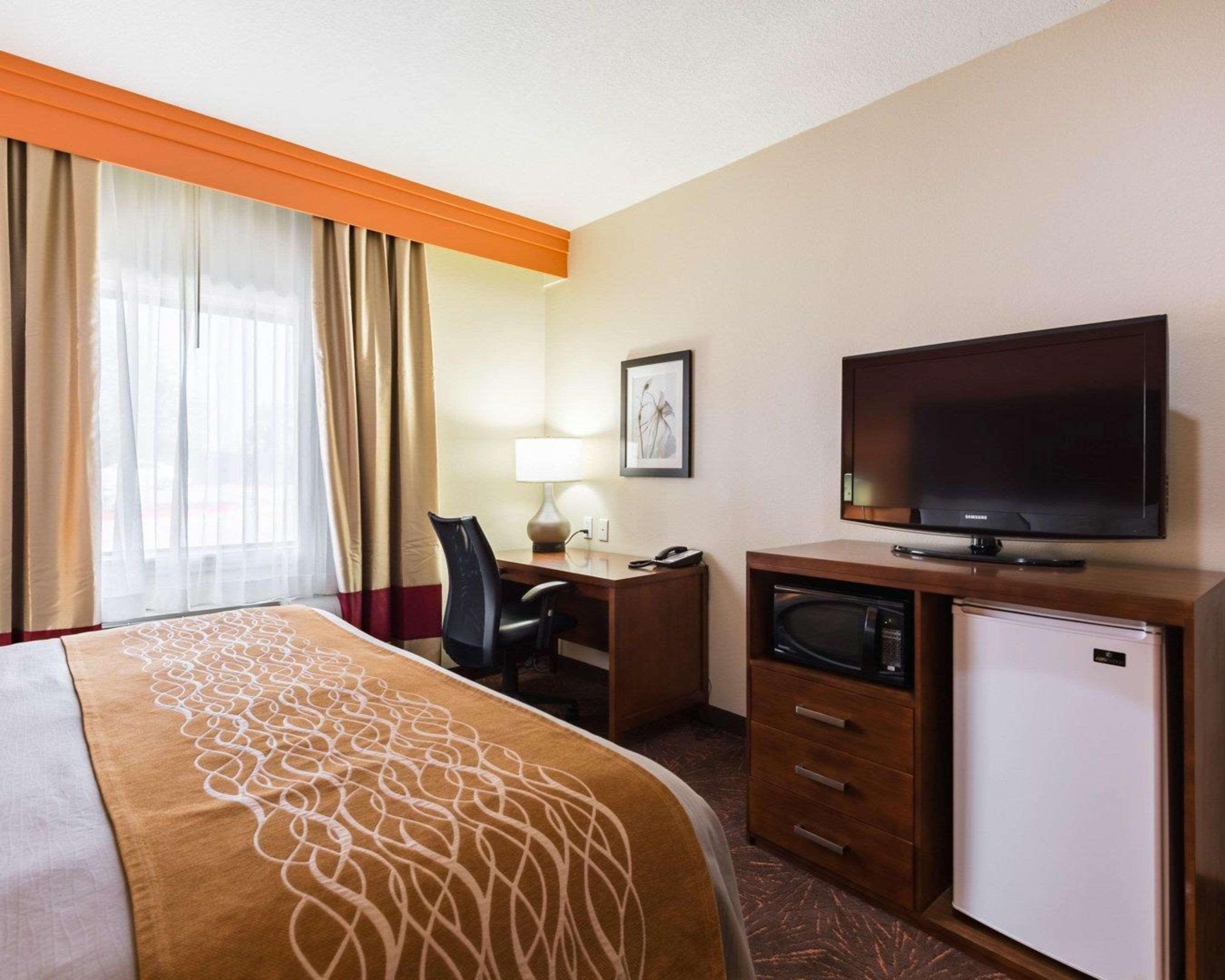 Econo Lodge Inn & Suites East Houston I-10 Eksteriør billede