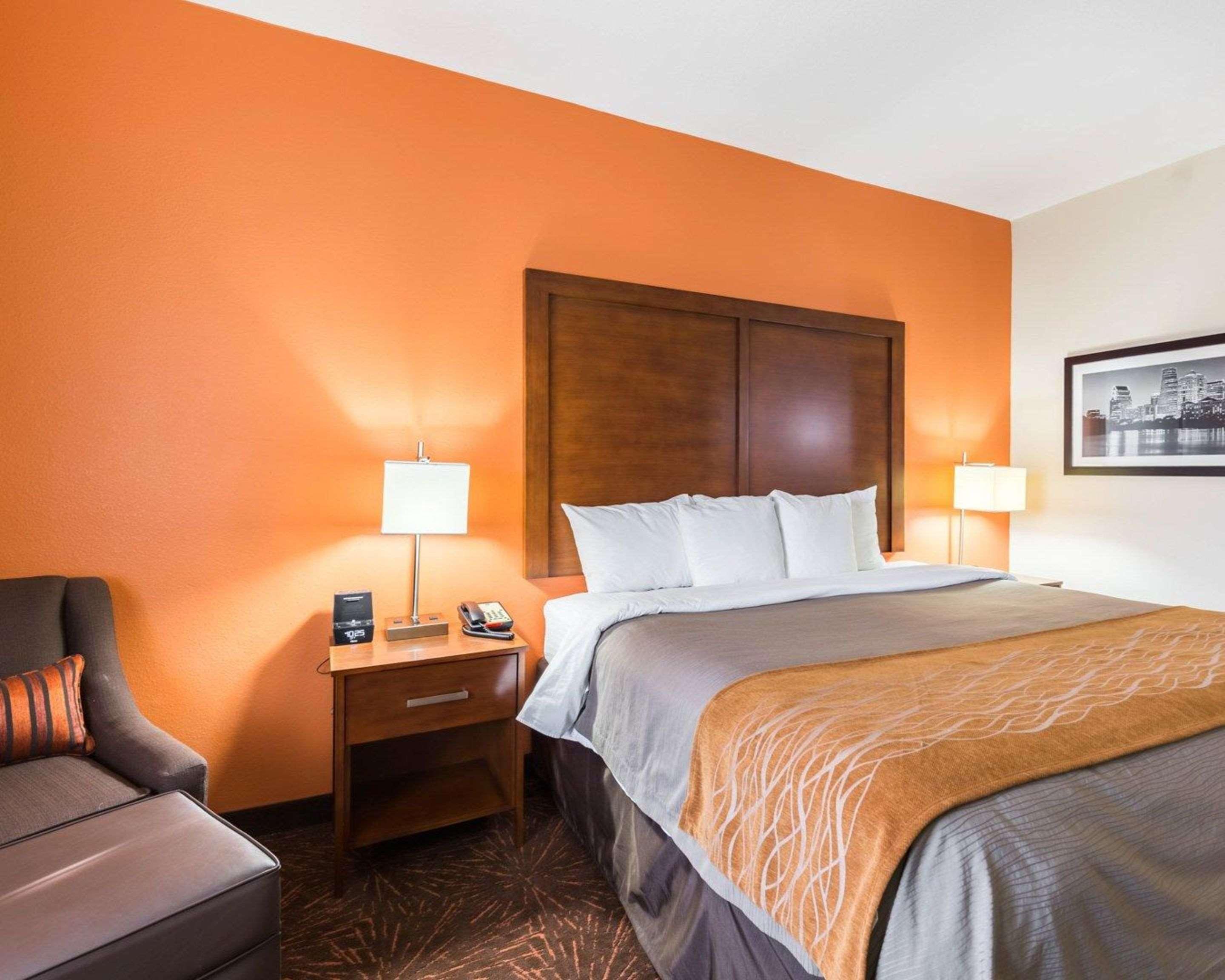 Econo Lodge Inn & Suites East Houston I-10 Eksteriør billede