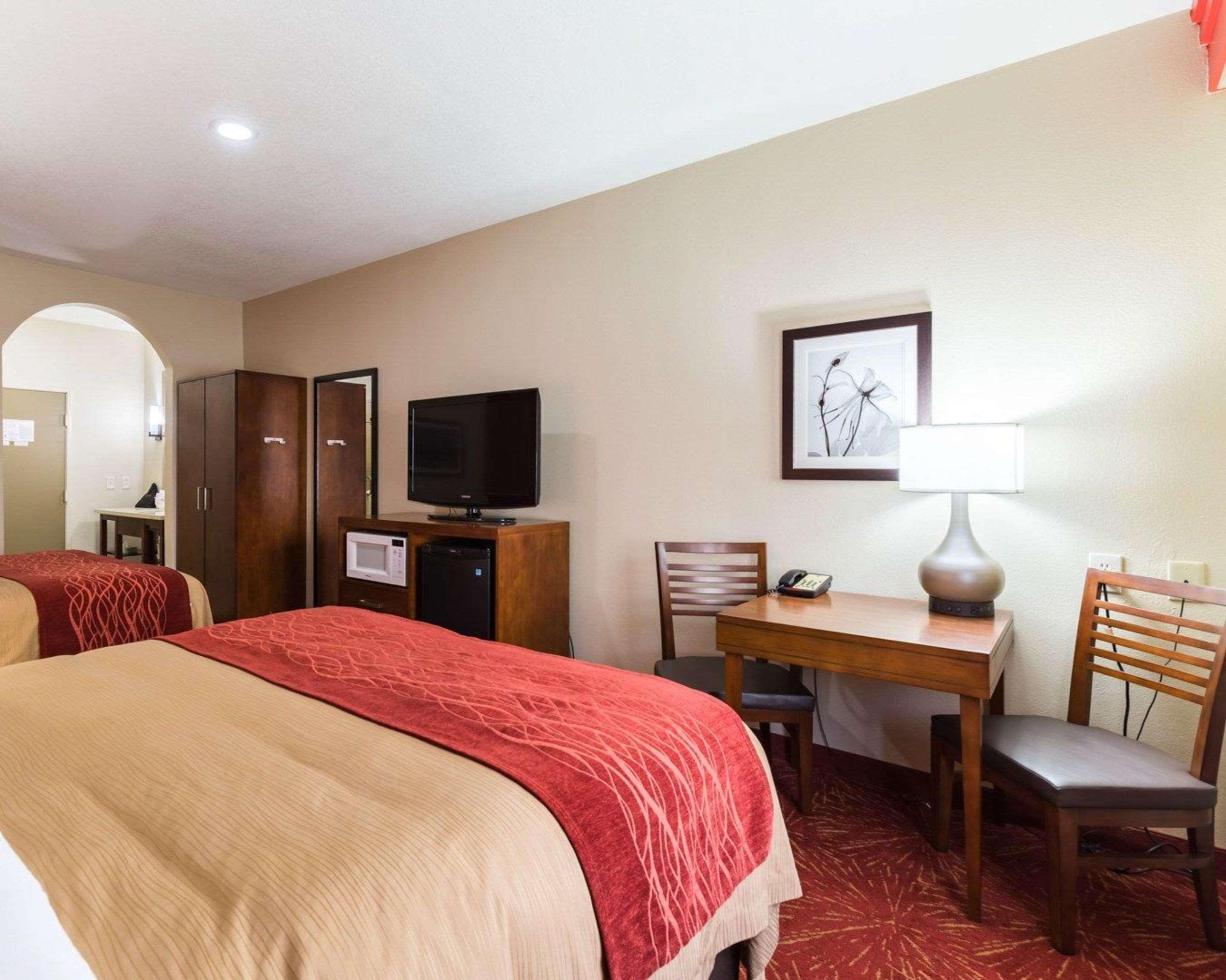 Econo Lodge Inn & Suites East Houston I-10 Eksteriør billede