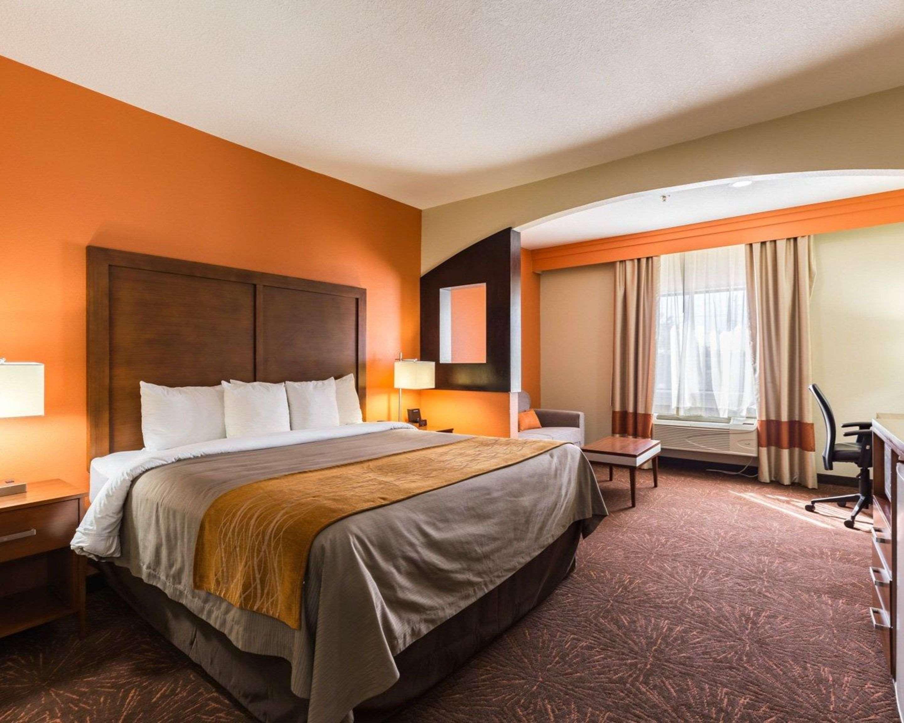 Econo Lodge Inn & Suites East Houston I-10 Eksteriør billede